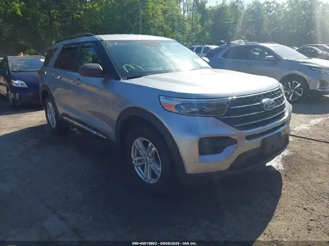 FORD EXPLORER XLT 2022