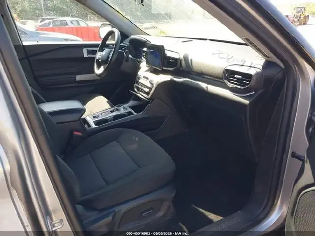 FORD EXPLORER XLT 2022