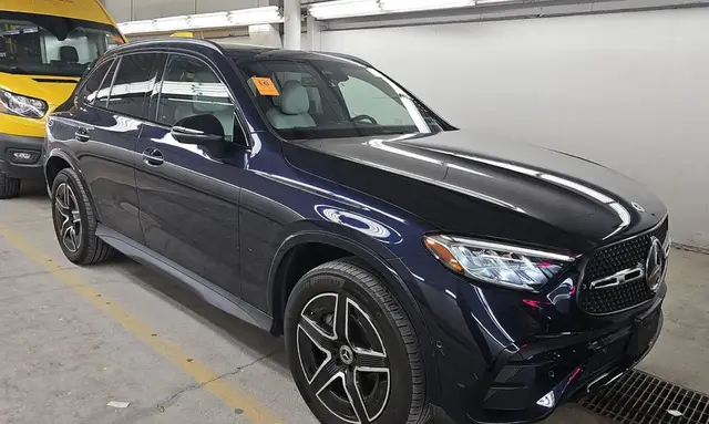 MERCEDES-BENZ GLC 300 2023