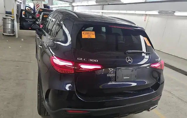 MERCEDES-BENZ GLC 300 2023