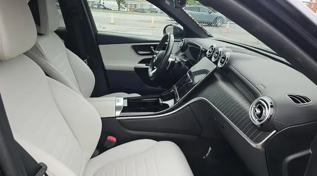 MERCEDES-BENZ GLC 300 2023