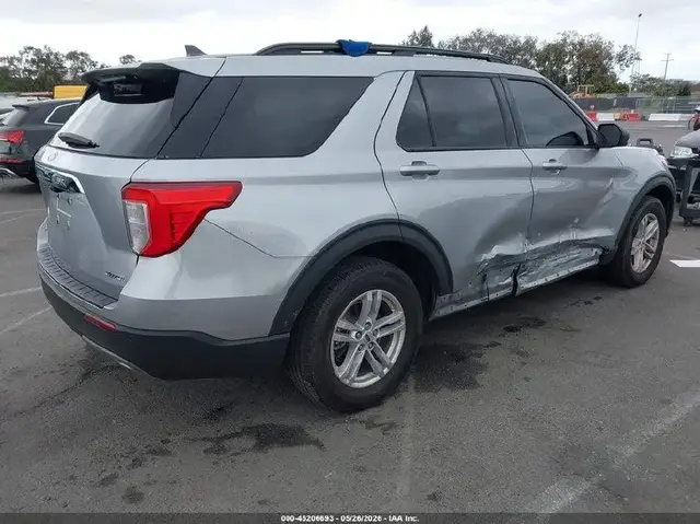 FORD EXPLORER XLT 2023