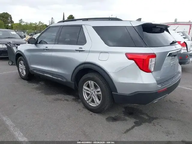 FORD EXPLORER XLT 2023