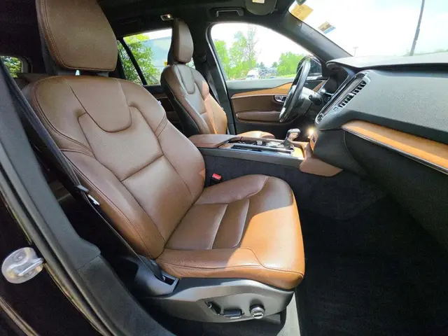 VOLVO XC90 T6 MOMENTUM 2022