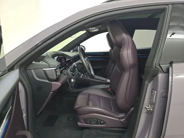 PORSCHE MACAN 4 ELECTRIC 2025