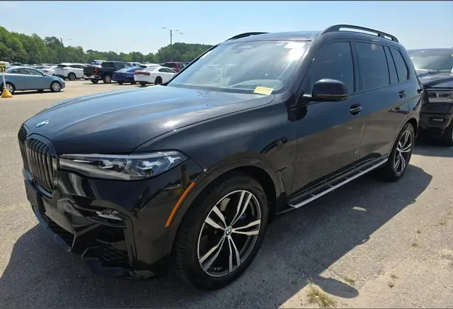 BMW X7 М-ПАКЕТ 2022