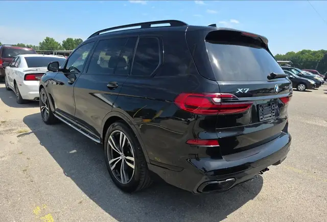 BMW X7 М-ПАКЕТ 2022