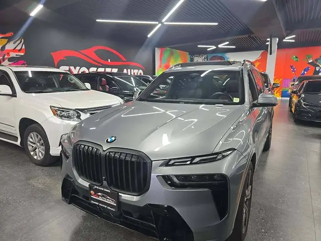 BMW X7 SPORTS ACTIVITY VEHICLE 2024