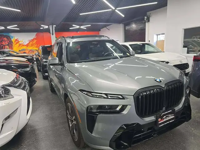 BMW X7 SPORTS ACTIVITY VEHICLE 2024