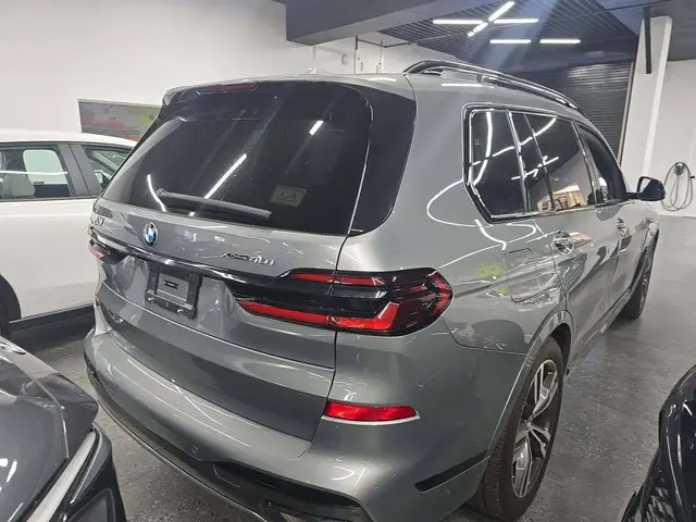 BMW X7 SPORTS ACTIVITY VEHICLE 2024