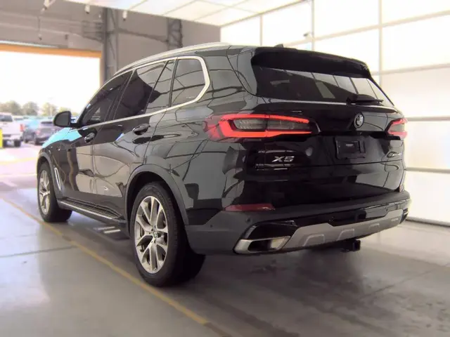 BMW X5 SPORTS ACTIVITY VEHICLE 2023