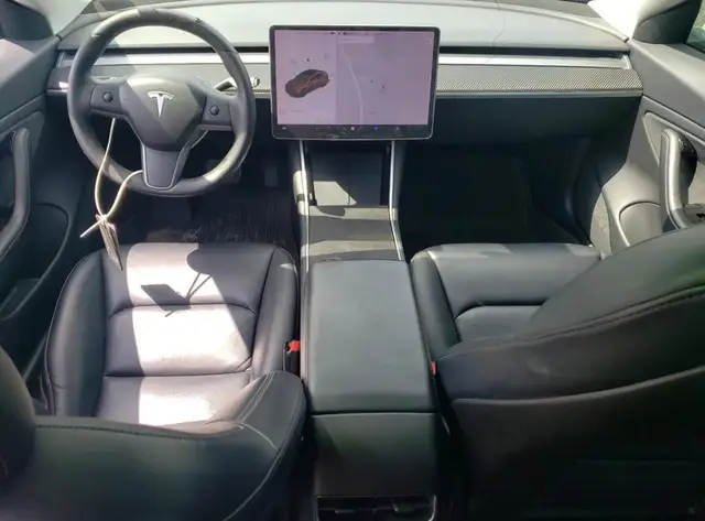 TESLA MODEL 3 2020