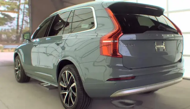 VOLVO XC90 T6 MOMENTUM 7-PASSENGER 2022