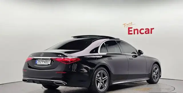MERCEDES-BENZ S400 2023