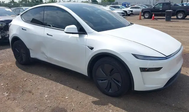 TESLA MODEL Y LONG RANGE 2026