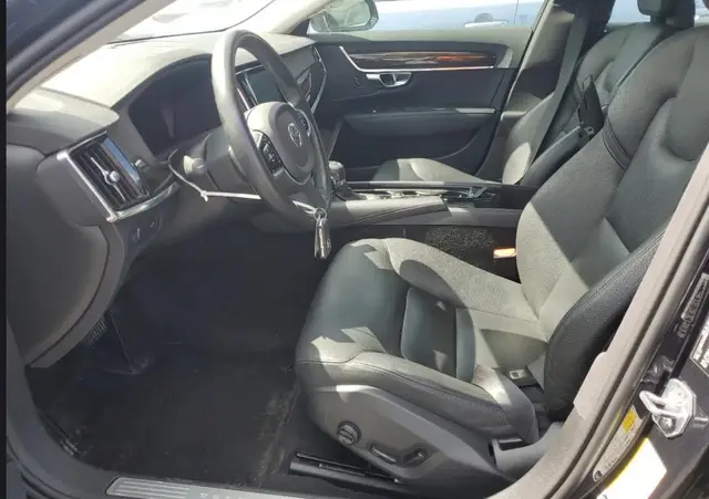 VOLVO S90 T6 MOMENTUM 2019