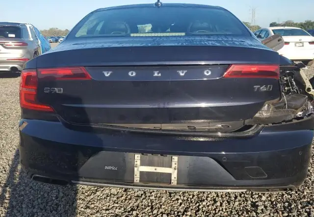 VOLVO S90 T6 MOMENTUM 2019