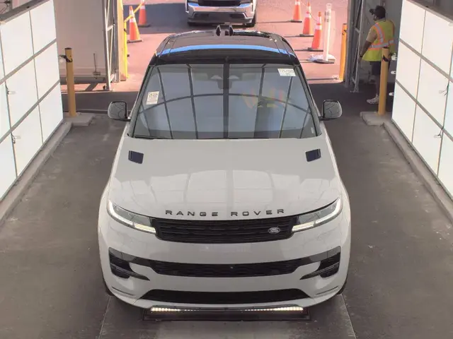 LAND ROVER RANGE ROVER SPORT SE 2023