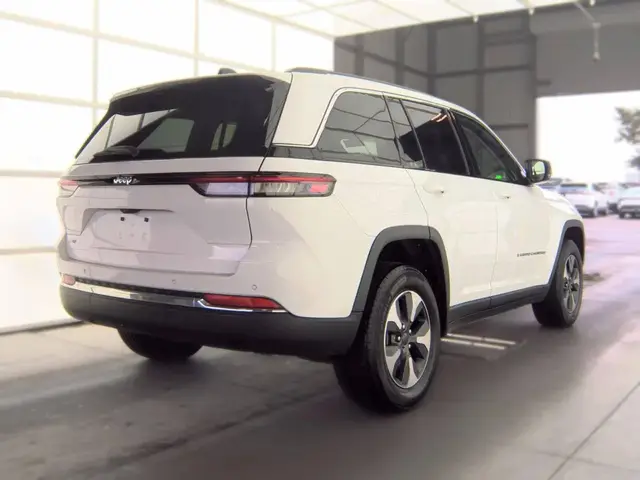 JEEP GRAND CHEROKEE 2023