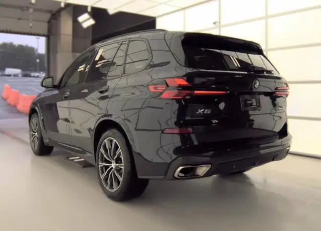 BMW X5 SPORTS ACTIVITY VEHICLE 2024
