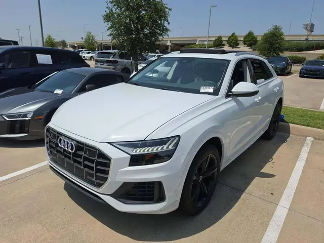 AUDI Q8 2023