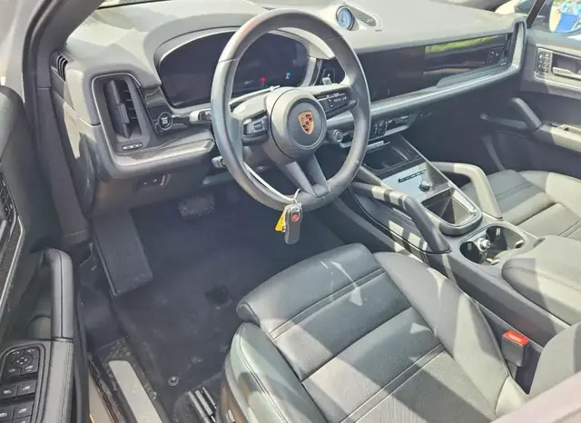PORSCHE CAYENNE COUPE 2024