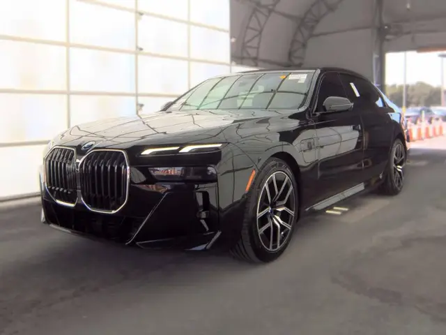BMW 7 SERIES SEDAN 750E 2024