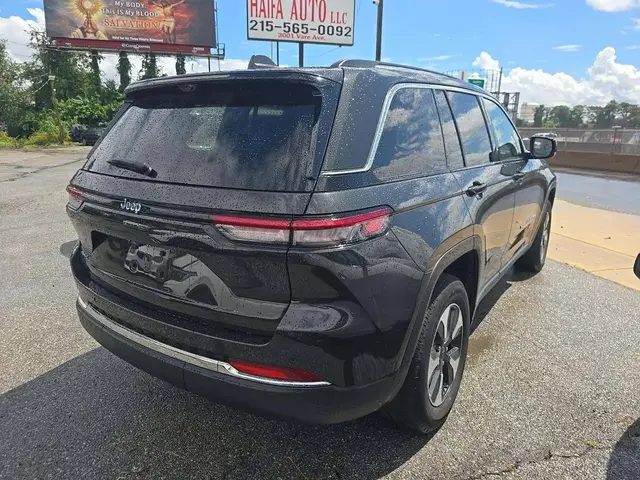 JEEP GRAND CHEROKEE 2023