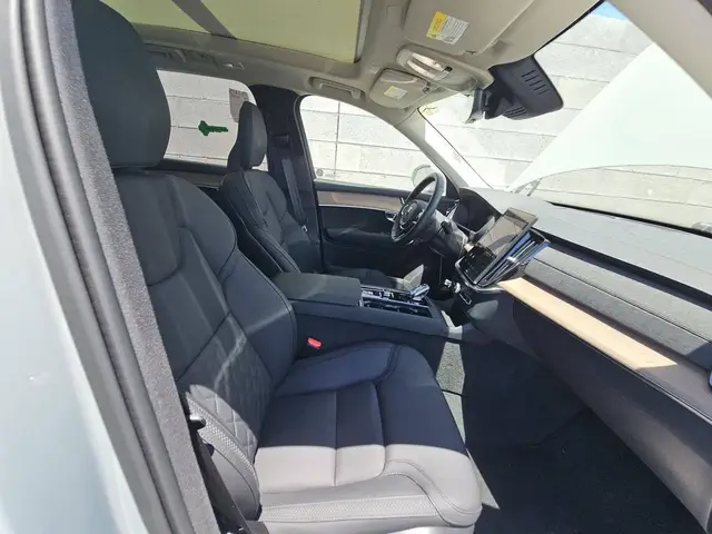 VOLVO XC90 PLUS 7-PASSENGER 2025