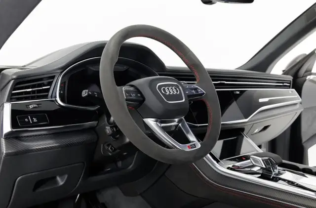 AUDI Q8 22 ДИСКИ ПАНОРАМНАЯ КРЫША СПОРТИВНЫЕ СИДЕНЬЯ PLUS С ВЕНТИЛЯЦИЕЙ И МАССАЖЕМ ПОДОГРЕВ РУЛЯ АДАПТИВНЫЙ 2023