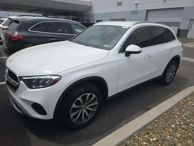 MERCEDES-BENZ GLC 300 2023