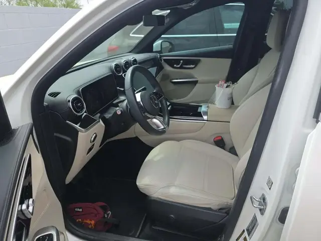 MERCEDES-BENZ GLC 300 2023
