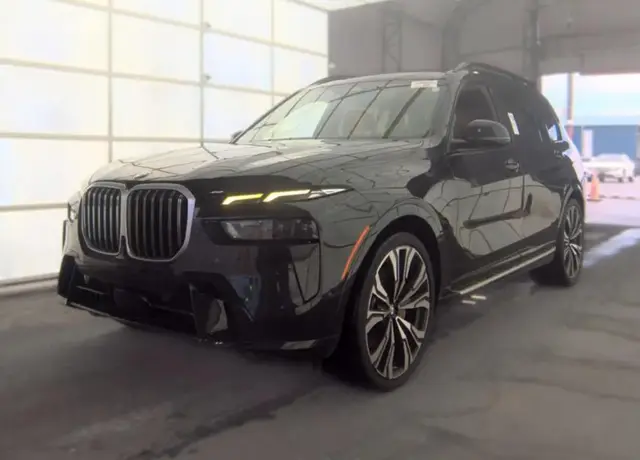 BMW X7 SPORTS ACTIVITY VEHICLE 2023