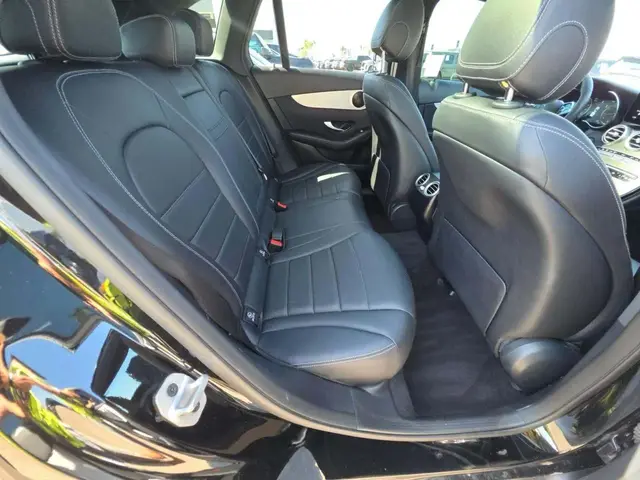 MERCEDES-BENZ GLC 300 2022