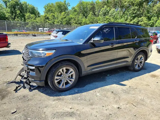 FORD EXPLORER XLT 2023