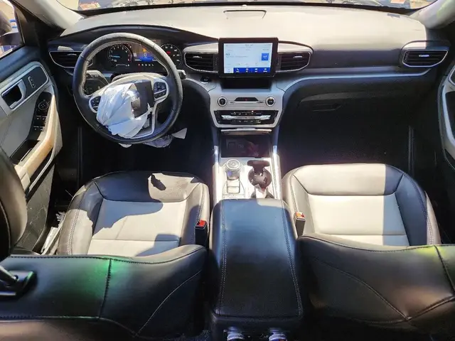 FORD EXPLORER XLT 2023