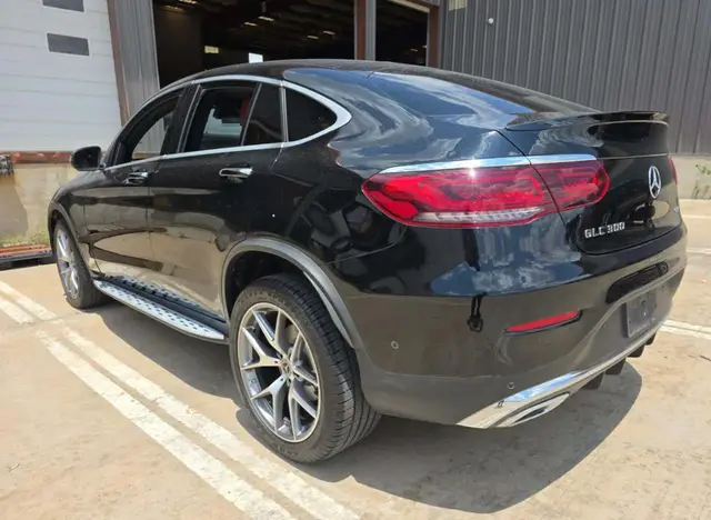 MERCEDES-BENZ GLC 300 2023