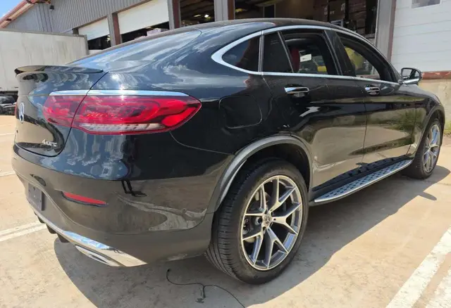 MERCEDES-BENZ GLC 300 2023
