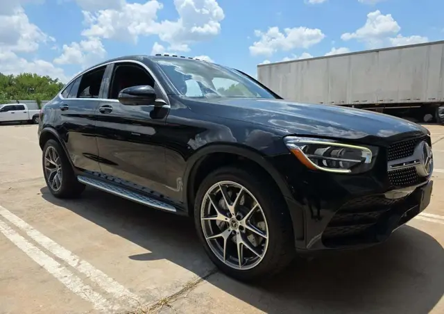 MERCEDES-BENZ GLC 300 2023