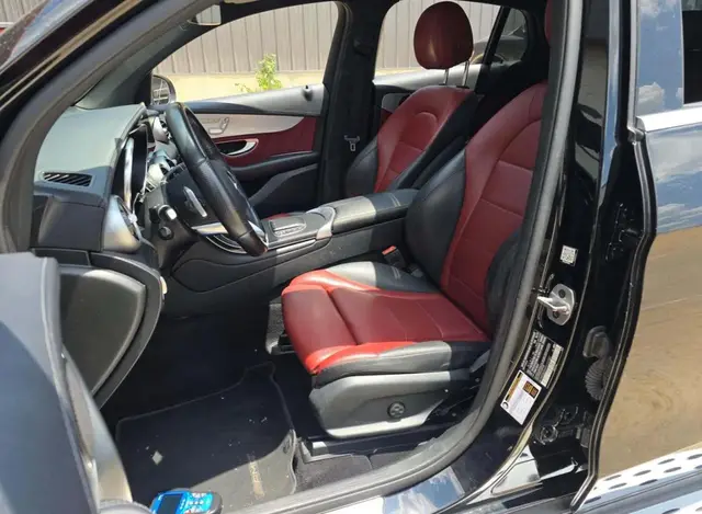 MERCEDES-BENZ GLC 300 2023