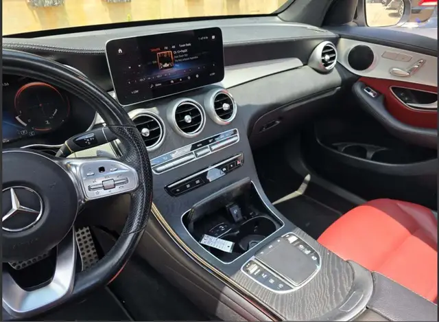 MERCEDES-BENZ GLC 300 2023