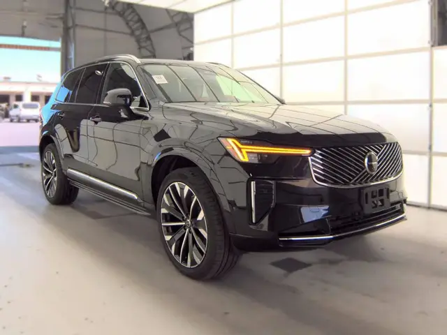 VOLVO XC90 ULTRA 7-PASSENGER 2025