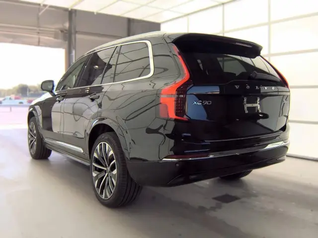 VOLVO XC90 ULTRA 7-PASSENGER 2025