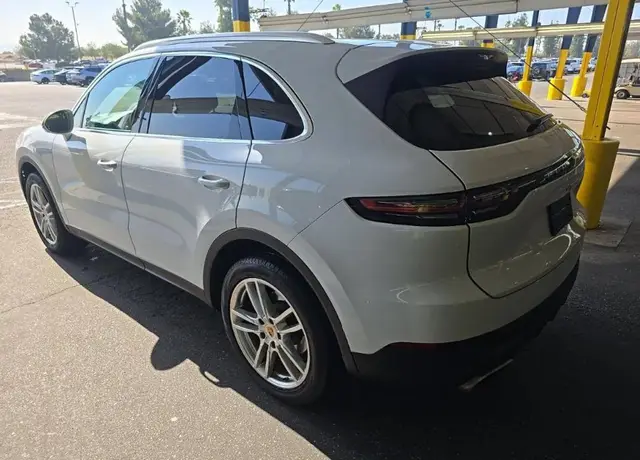 PORSCHE CAYENNE 2022