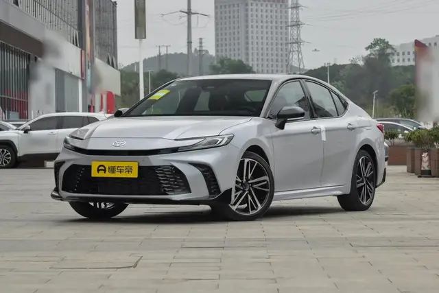 TOYOTA CAMRY 2026