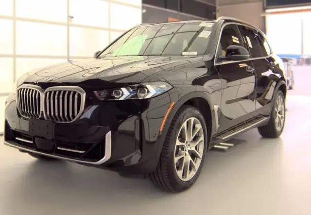 BMW X5 PREMIUM PACKAGE (УДАЛЕННЫЙ ЗАПУСК ЖЕСТОВОЕ УПРАВЛЕНИЕ АДАПТИВНЫЕ LED ФАРЫ LIVE COCKPIT PRO С HUD HAR 2024