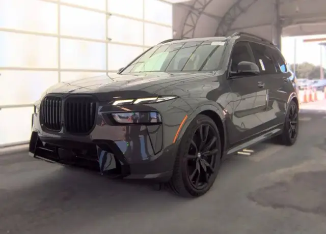 BMW X7 SPORTS ACTIVITY VEHICLE 2023