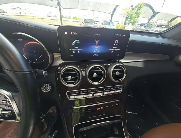 MERCEDES-BENZ GLC 300 2023