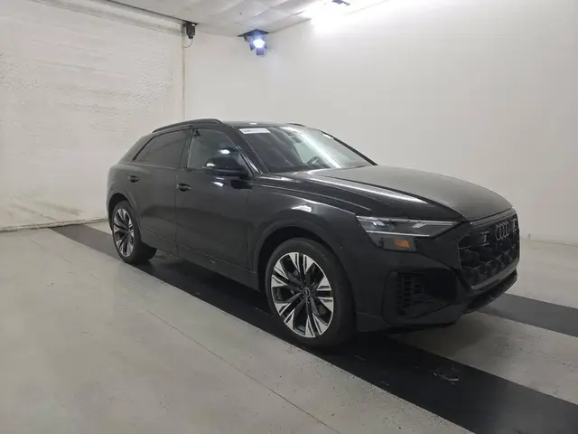 AUDI Q8 PREMIUM 2024