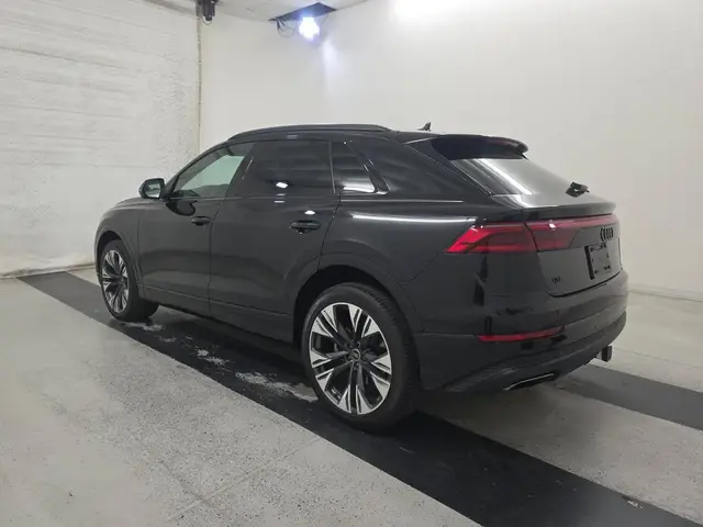 AUDI Q8 PREMIUM 2024